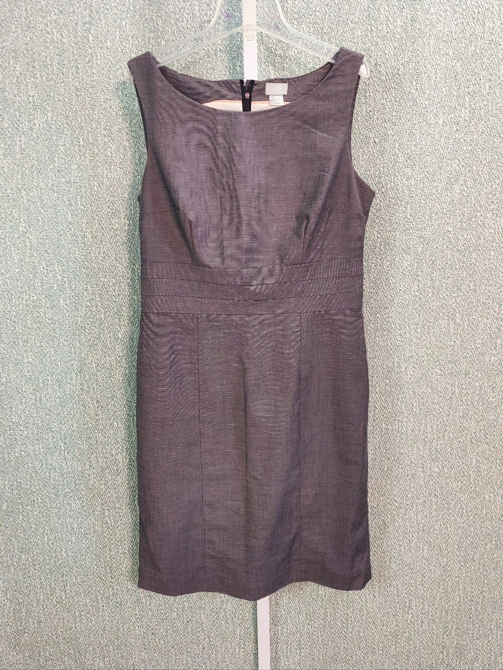 Classic Sleeveless Gray Sheath Dress